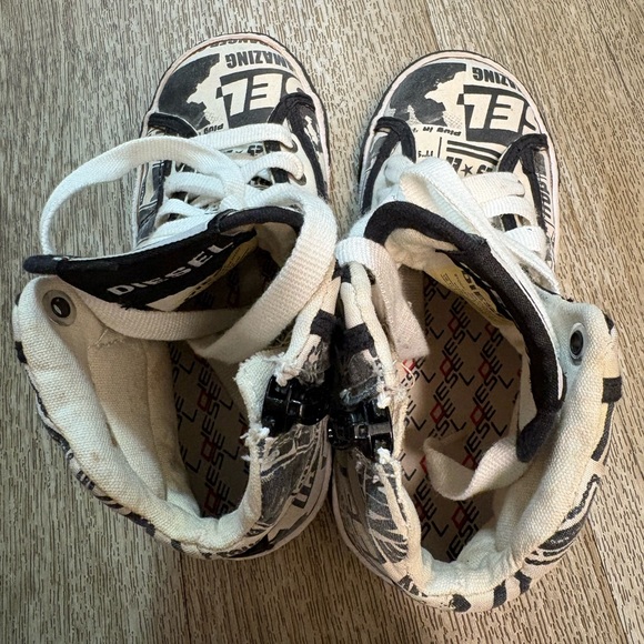 DIESEL KIDS NEWSPAPER PRINT HIGHTOP SNEAKERS SIZE 12.5 - Picture 6 of 10
